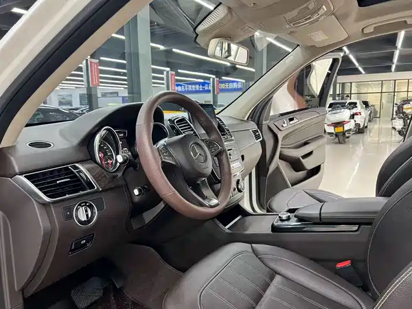 Mercedes-Benz GLE 2015