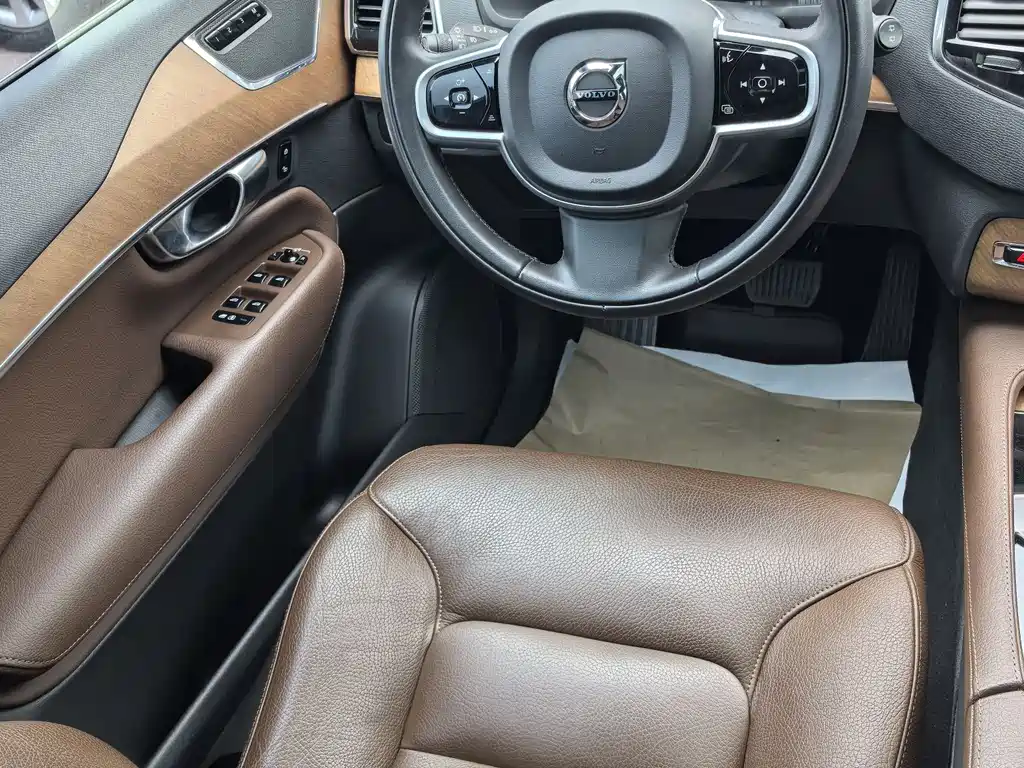 Volvo XC90 2021 — фото 19