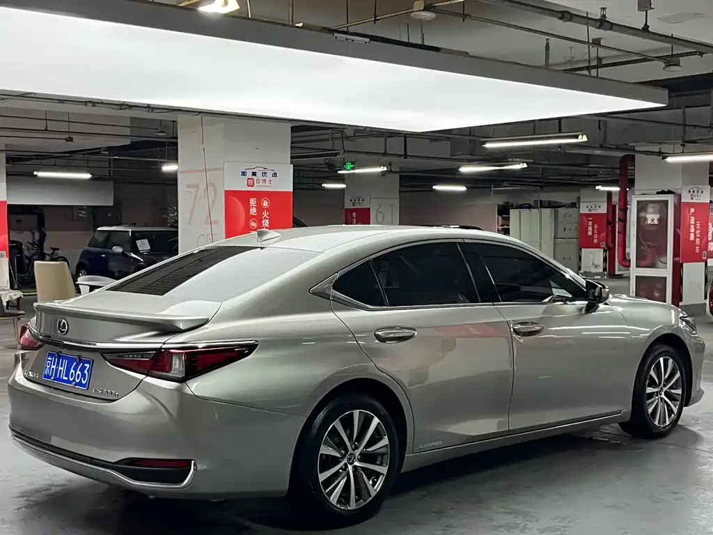 Lexus ES 2020 — фото 4