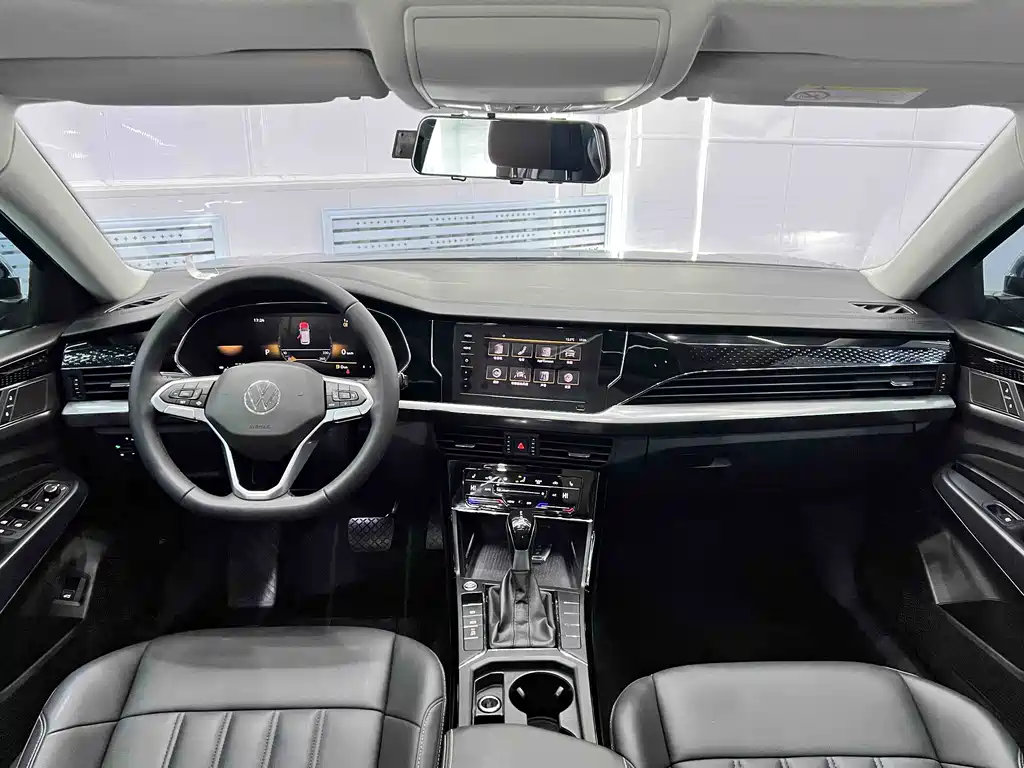 Volkswagen Passat 2023 — фото 13