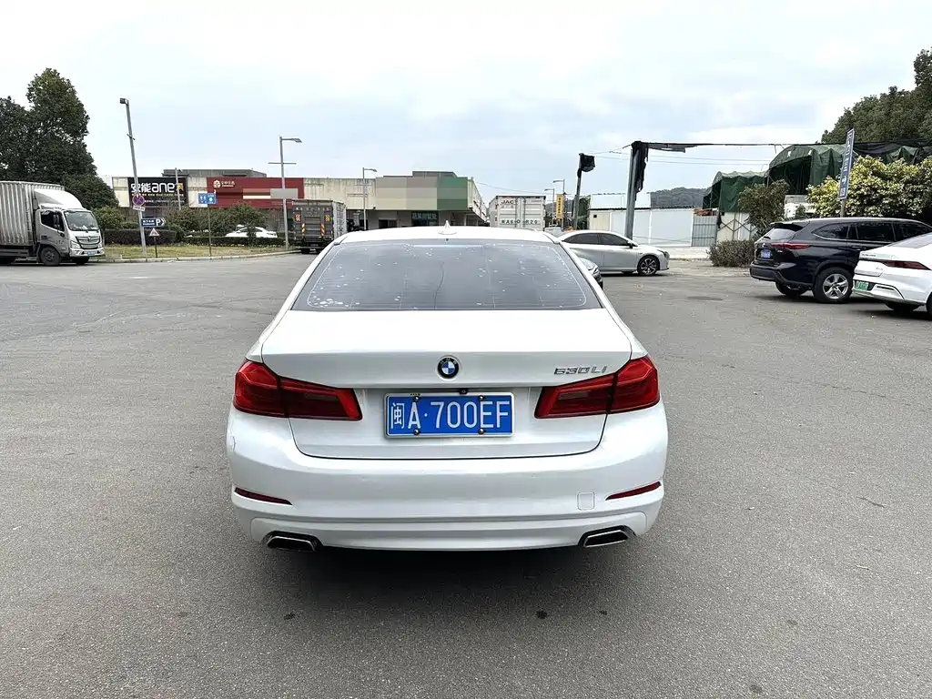 BMW 5 Series 2018 — фото 9