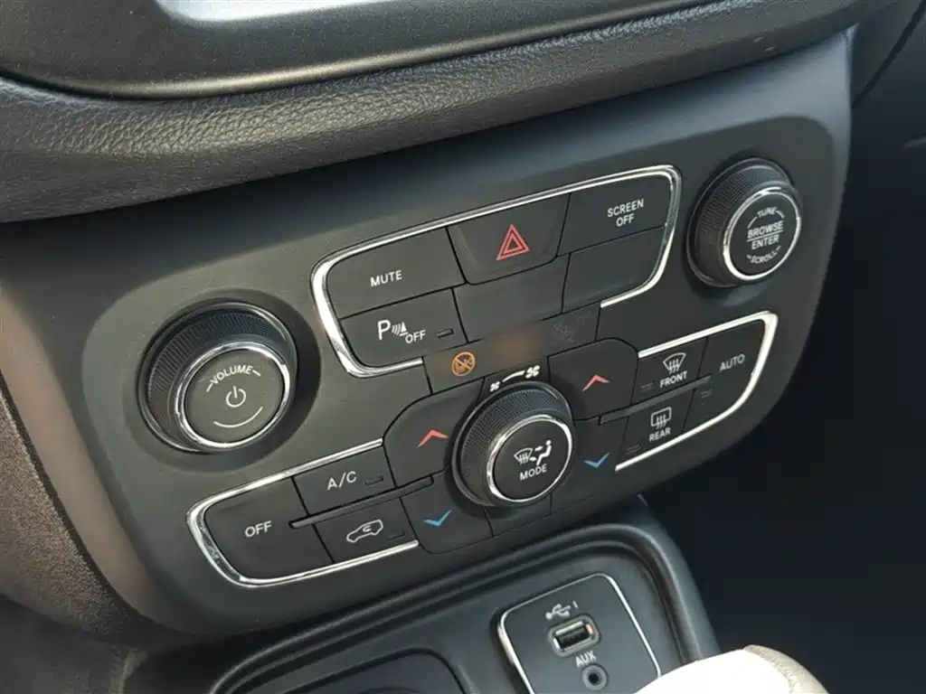 Jeep Compass 2020 — фото 15