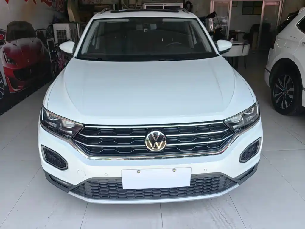Volkswagen T-Roc 2023 — фото 1