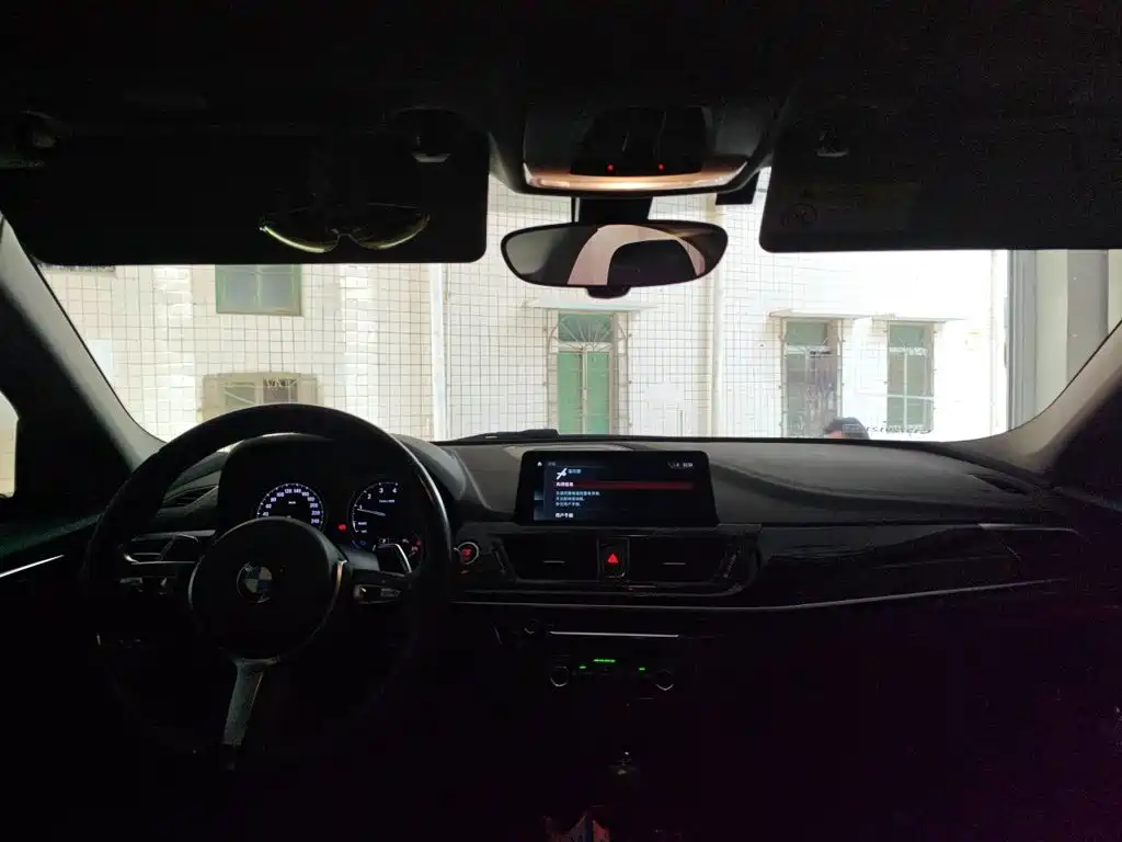 BMW 1 Series 2019 — фото 15