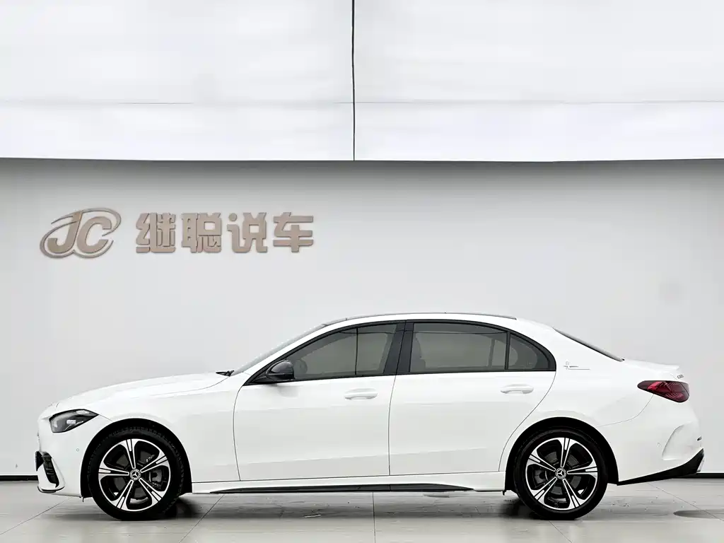 Mercedes-Benz C-Class 2022 — фото 12