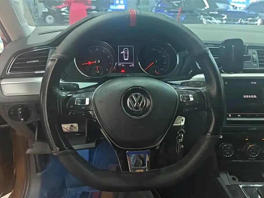 Volkswagen Lamando 2018 — фото 15