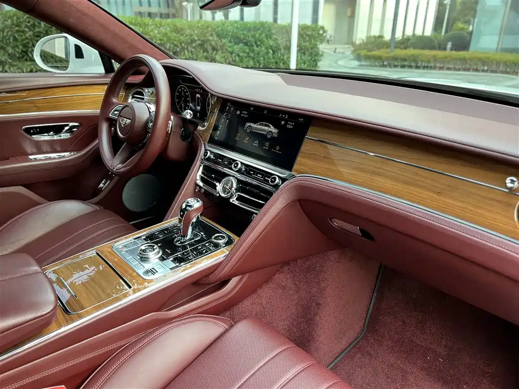 Bentley Flying Spur 2021 — фото 12