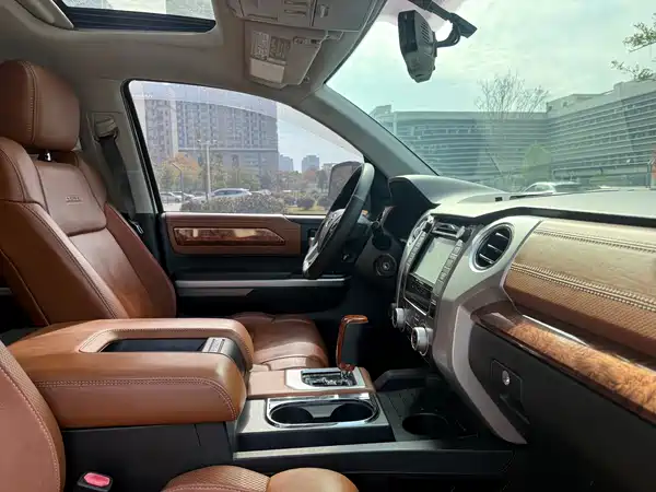 Toyota Tundra 2015