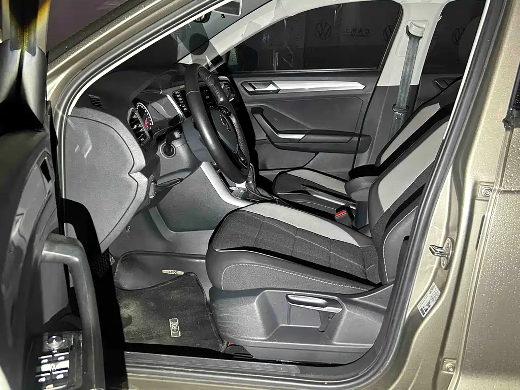 Volkswagen T-Roc 2021 — фото 2