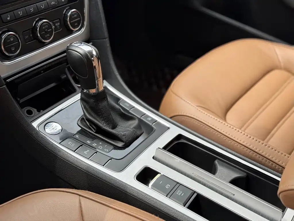 Volkswagen Passat 2015 — фото 12