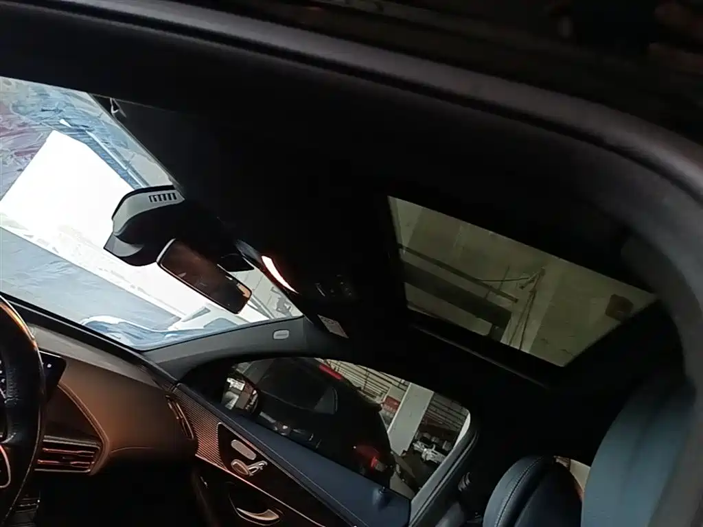 Mercedes-Benz EQC 2021 — фото 18