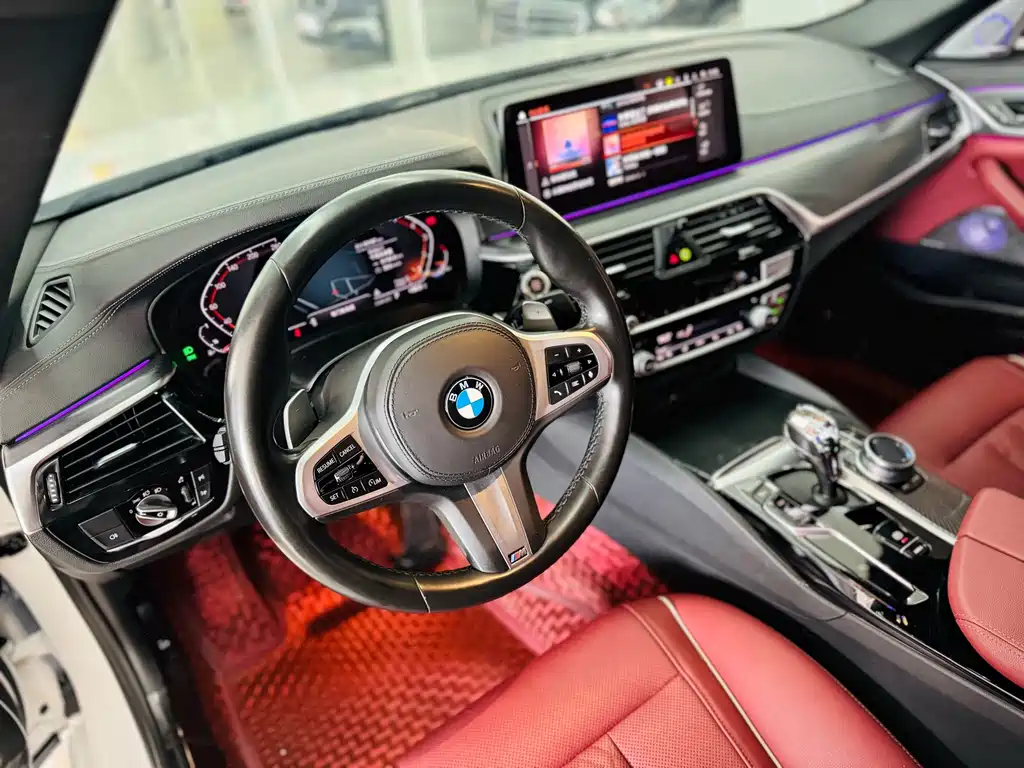 BMW 5 Series 2022 — фото 11