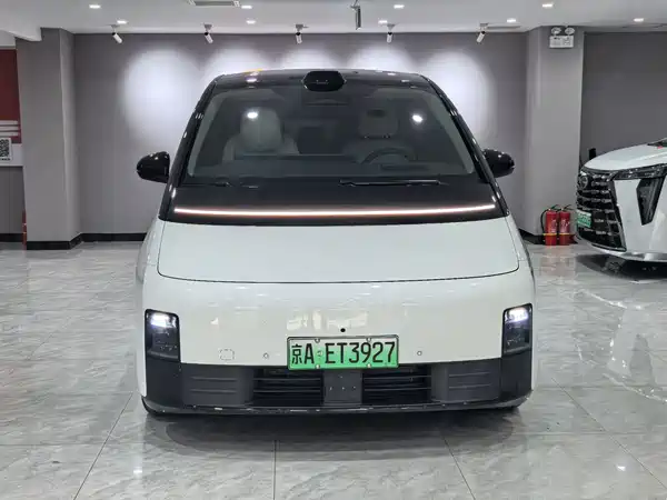 Li Auto MEGA 2025