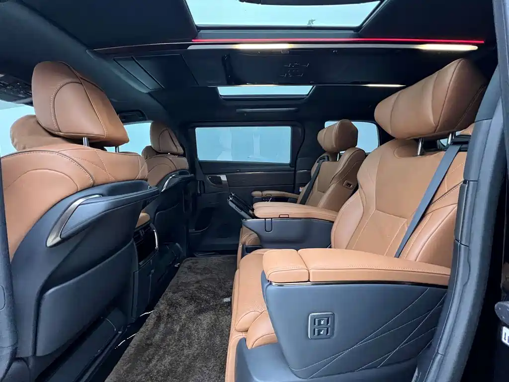 Toyota Alphard 2025 — фото 13