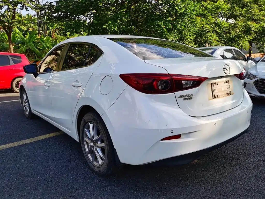 Mazda 3 Axela 2017 — фото 9