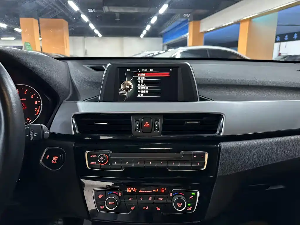 BMW X1 2016 — фото 11