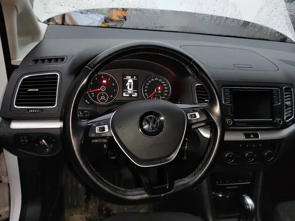 Volkswagen Sharan 2017 — фото 3