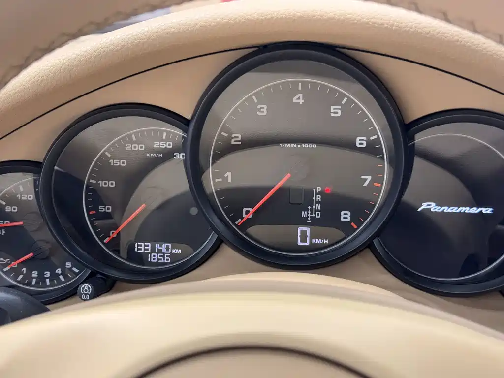 Porsche Panamera 2015 — фото 20