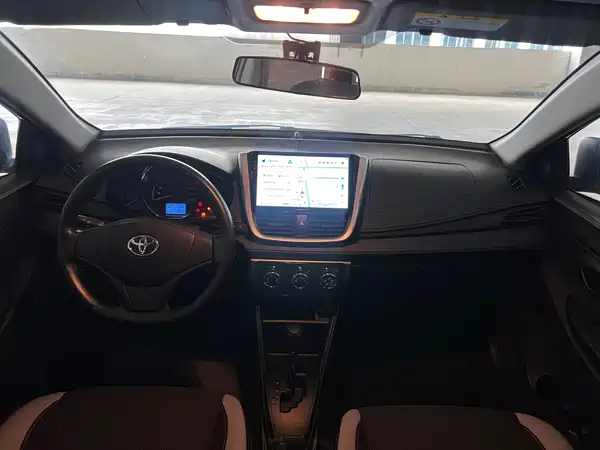Toyota Yaris L 2020