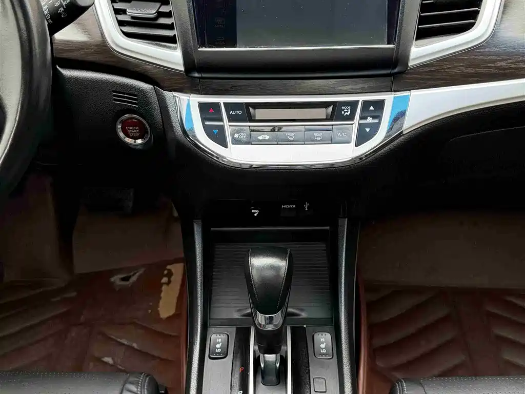 Honda Jade 2015 — фото 11