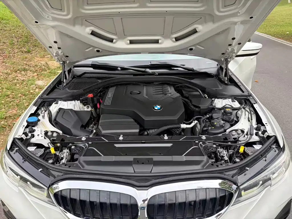 BMW 3 Series 2020 — фото 19
