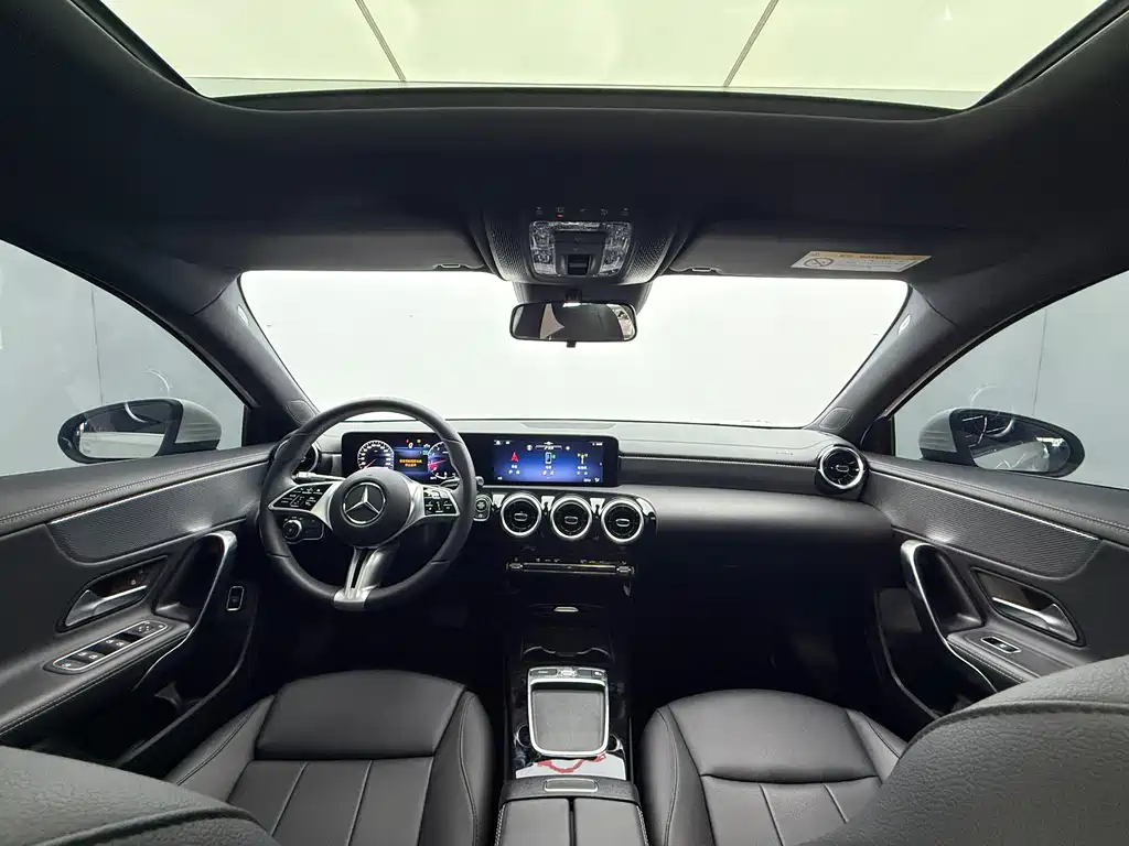 Mercedes-Benz A-Class 2023 — фото 9