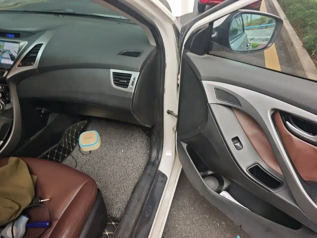Hyundai Elantra 2016 — фото 22