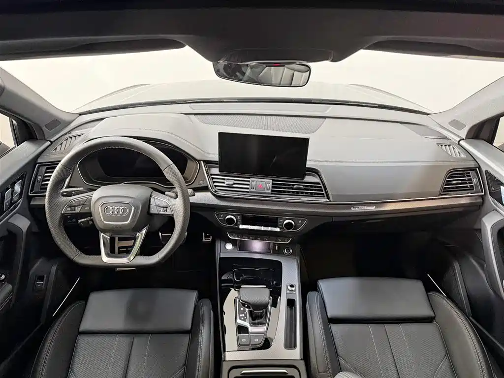 Audi Q5L 2025 — фото 10