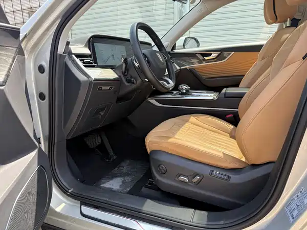 Hongqi HS5 2023