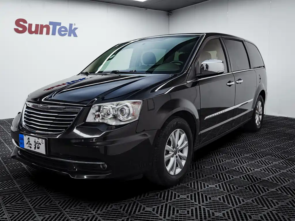 Chrysler Grand Voyager 2018 — фото 4