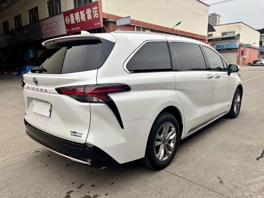 Toyota Sienna 2022 — фото 4