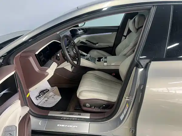 Denza Z9GT 2025
