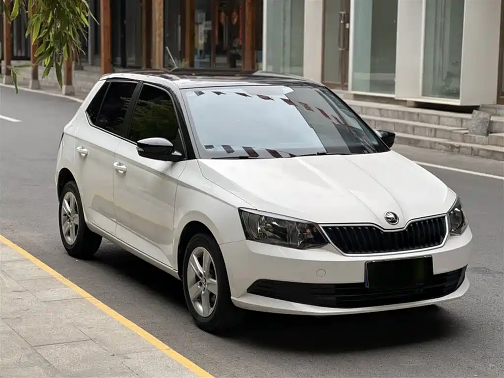 Skoda Fabia 2019 — фото 4