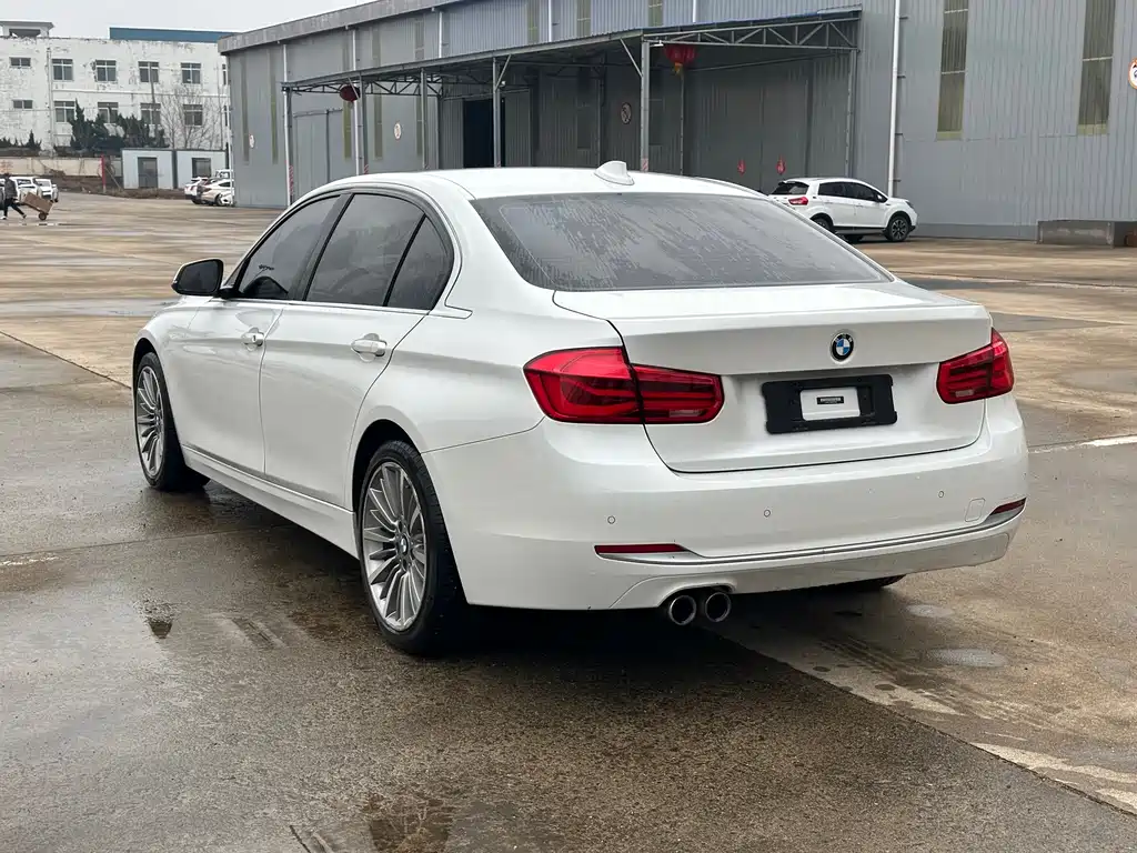 BMW 3 Series 2019 — фото 11