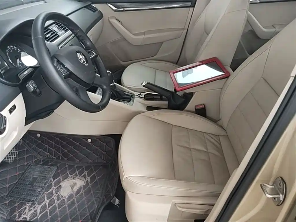 Skoda Octavia 2015 — фото 15