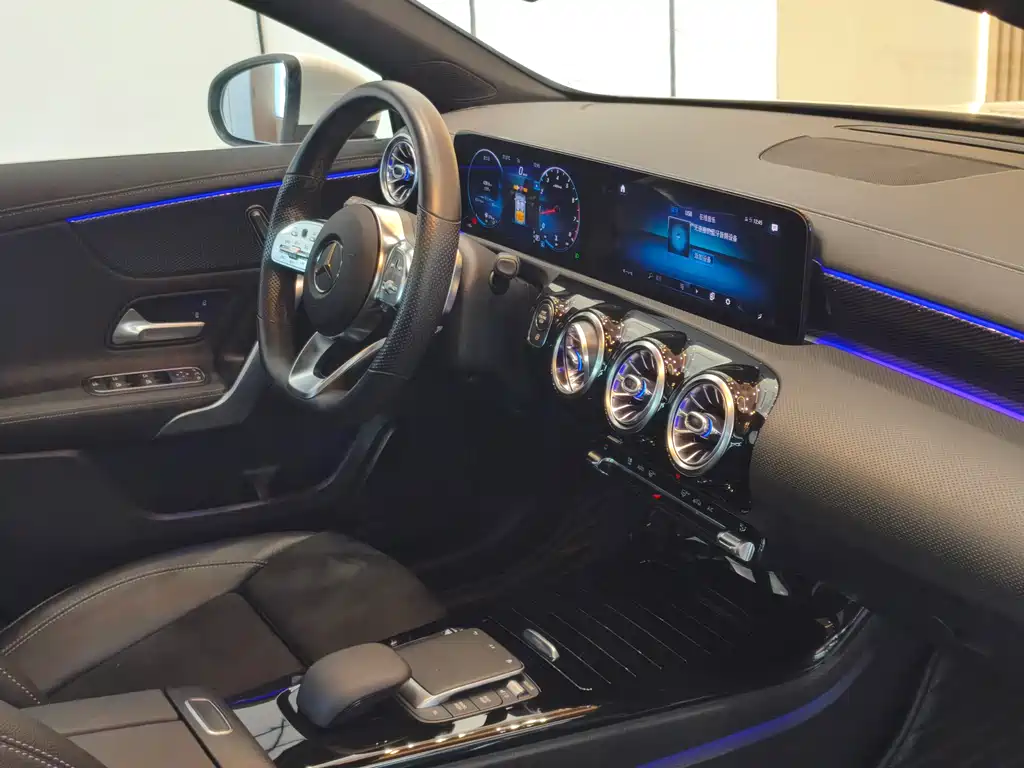 Mercedes-Benz A-Class 2020 — фото 11