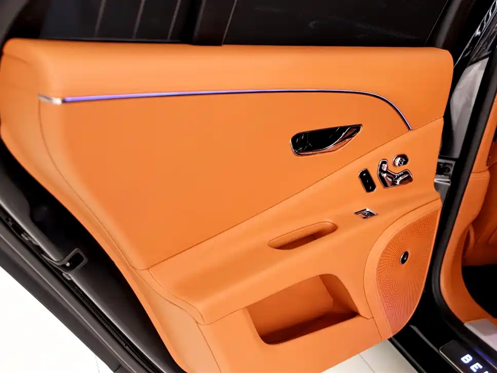 Bentley Flying Spur 2023 — фото 21