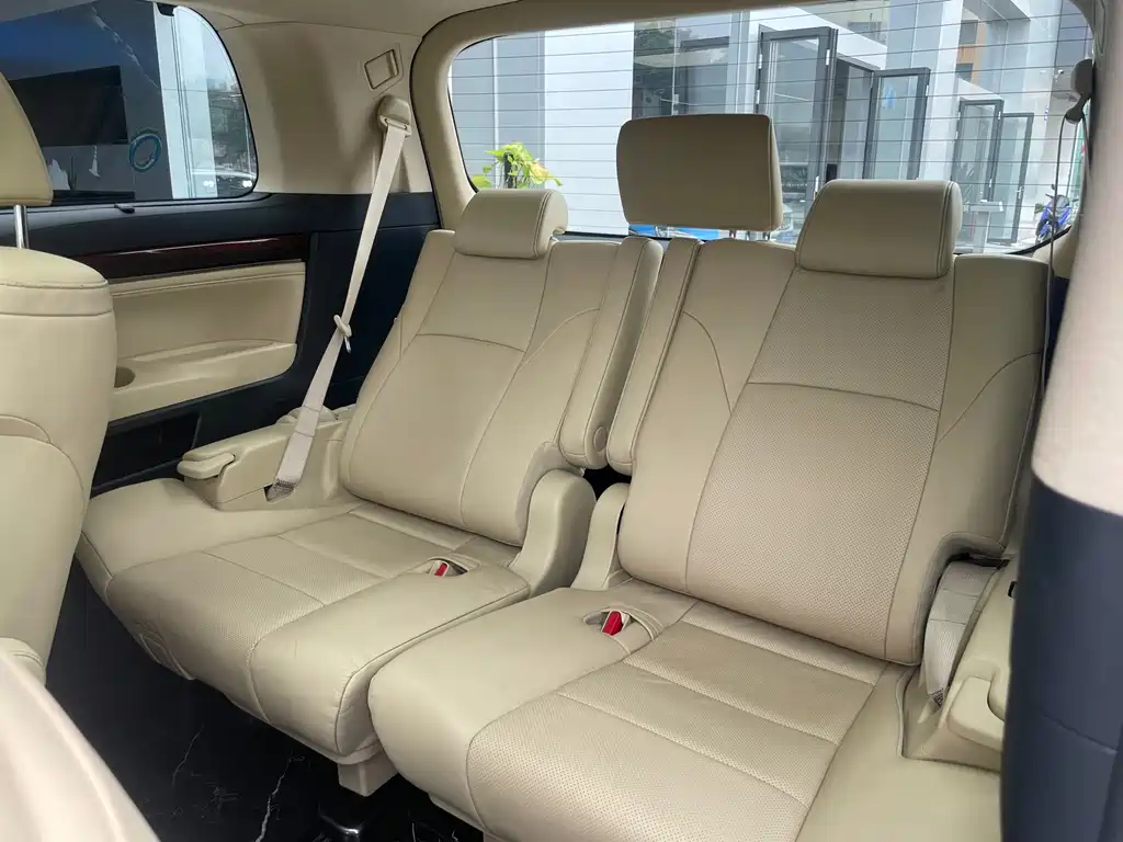 Toyota Alphard 2018 — фото 10