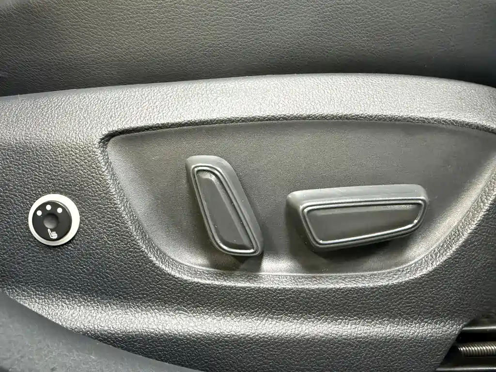 Toyota Camry 2022 — фото 35
