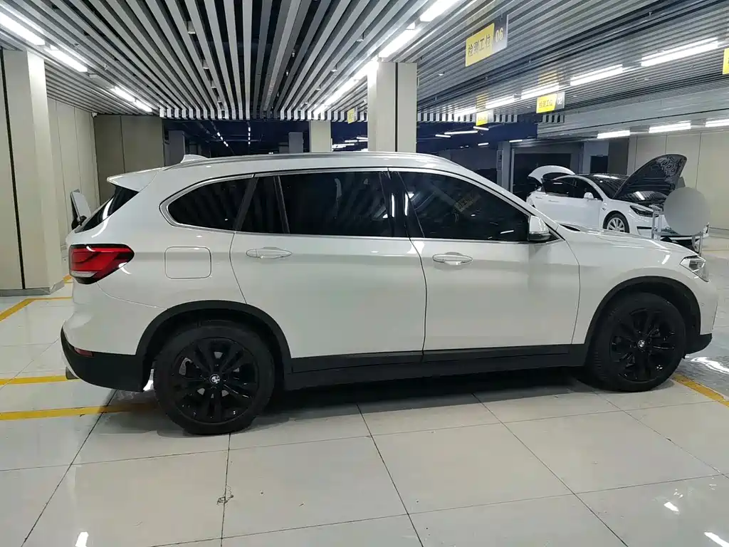 BMW X1 2020 — фото 8