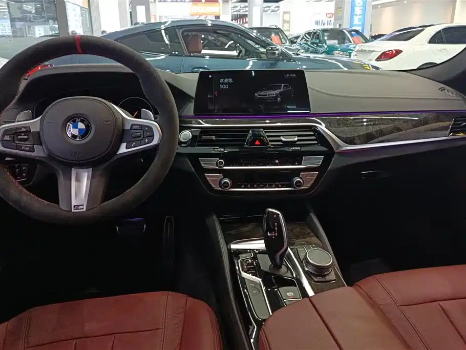 BMW 5 Series 2019 — фото 12