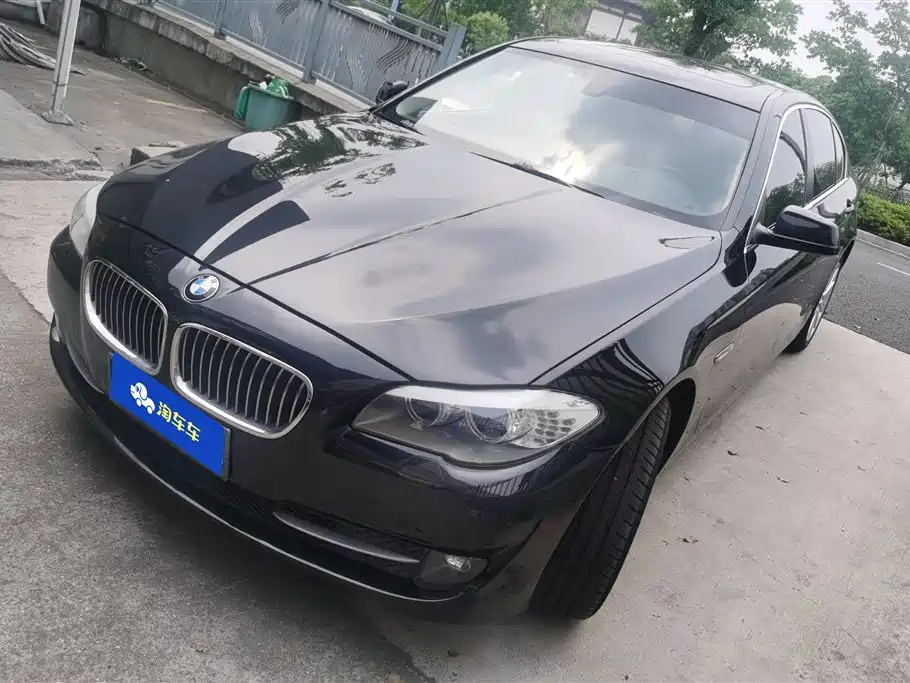 BMW 5 Series 2012 — фото 1