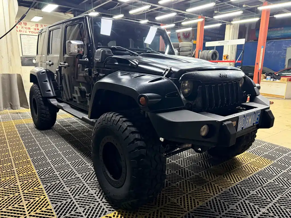 Jeep Wrangler 2012 — фото 24