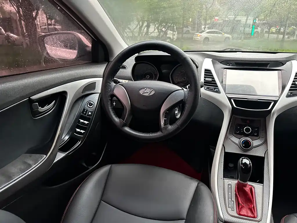 Hyundai Elantra Langdong 2015 — фото 12