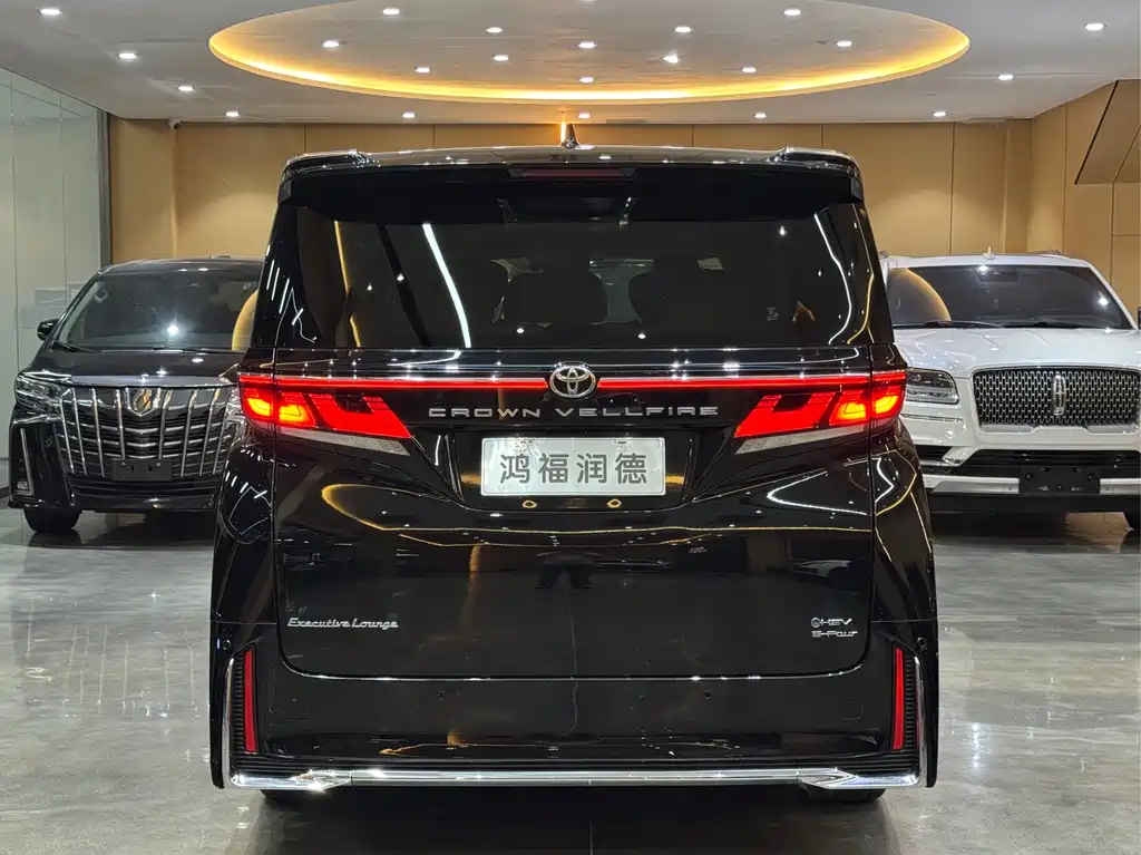 Toyota Vellfire 2023 — фото 11