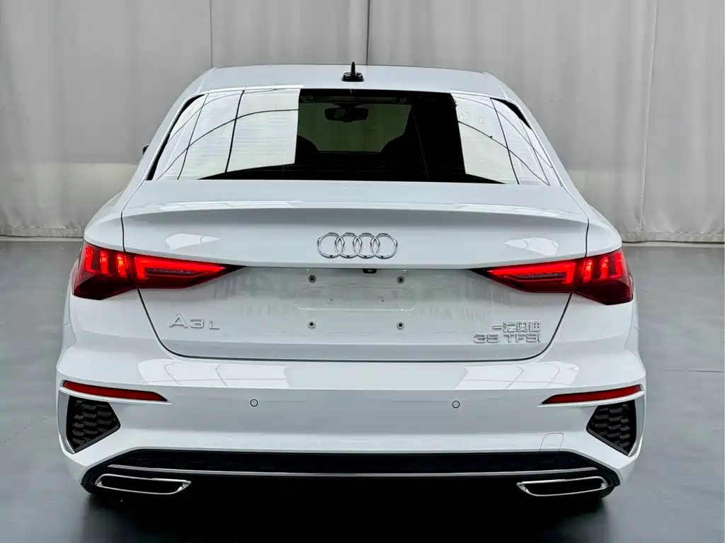Audi A3 2023 — фото 15