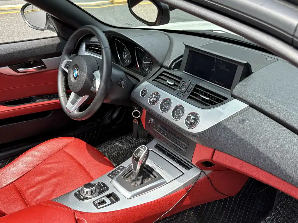 BMW Z4 2012 — фото 12
