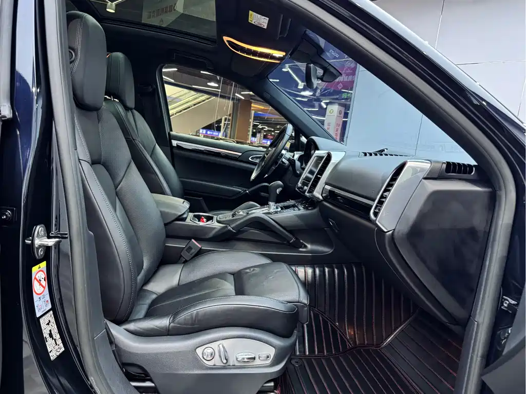 Porsche Cayenne Hybrid 2018 — фото 19