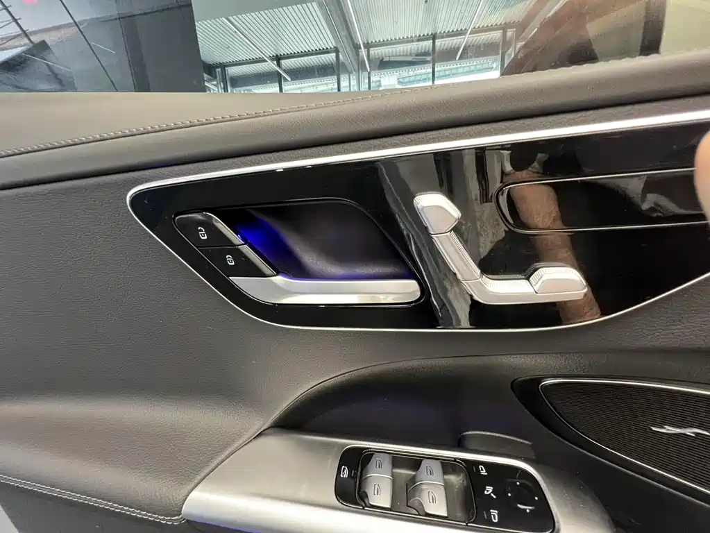 Mercedes-Benz C-Class 2025 — фото 17