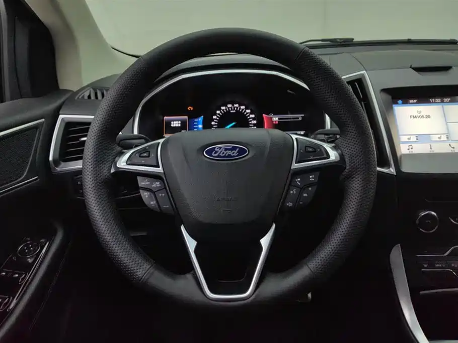 Ford Edge 2017 — фото 15